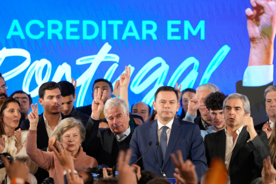 Ο νικητής των εκλογών στην Πορτογαλία Λουίς Μοντενέγκρο